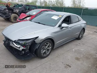 2020 Hyundai Sonata SEL z VIN 5NPEL4JA7LH053779, wystawiony jako IAAI lot #42133140 z przebiegiem 67 705 mil mil oraz . Historia ofert i sprzedaży dostępna na DreamBid. Obrazek 2.