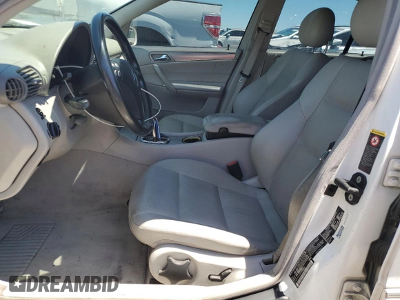 2005 Mercedes-Benz C 230 Kompressor с VIN WDBRF40J45F672944, выставлен на аукционе Copart как лот 57000985 с пробегом 194 056 миль миль и Чистый • Clean title. История ставок и продаж доступна на DreamBid. Изображение 7.