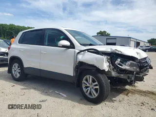 2012 Volkswagen Tiguan SE z VIN WVGAV7AX6CW610234, wystawiony jako Copart lot #57620505 z przebiegiem 71 730 mil mil oraz Czysty tytuł • Clean title. Historia ofert i sprzedaży dostępna na DreamBid. Obrazek 4.