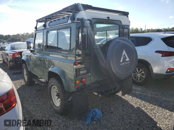 1992 Land Rover Defender with VIN SALLDVAF8JA917701, listed as a Copart auction lot 73864824 with 4,284 mi miles and Salvage title. Bid and sale history available at DreamBid. Image 2.