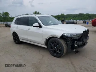 2022 BMW X7 xDrive40i z VIN 5UXCW2C00N9K29220, wystawiony jako Copart lot #59140955 z przebiegiem 56 877 mil mil oraz Szkoda całkowita • Salvage title. Historia ofert i sprzedaży dostępna na DreamBid. Obrazek 4.