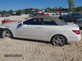 2013 Mercedes-Benz E 350 с VIN WDDKK5KF4DF209140, выставлен на аукционе IAAI как лот 41829168 с пробегом 100 548 миль миль и . История ставок и продаж доступна на DreamBid. Изображение 15.