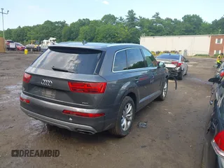 2018 Audi Q7 Premium Plus z VIN WA1LHAF73JD033319, wystawiony jako IAAI lot #42491771 z przebiegiem 96 082 mil mil oraz . Historia ofert i sprzedaży dostępna na DreamBid. Obrazek 4.