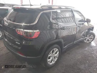 2024 Jeep Compass Latitude with VIN 3C4NJDBNXRT101453, listed as a IAAI auction lot 42016404 with 3,739 mi miles and . Bid and sale history available at carsss.com. Image 4.