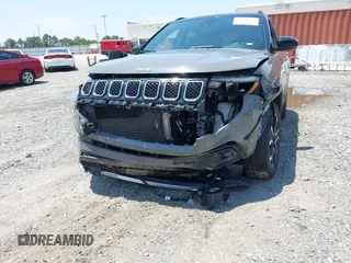 2024 Jeep Compass Limited z VIN 3C4NJDCN8RT596315, wystawiony jako IAAI lot #42607474 z przebiegiem 41 495 mil mil oraz . Historia ofert i sprzedaży dostępna na DreamBid. Obrazek 6.