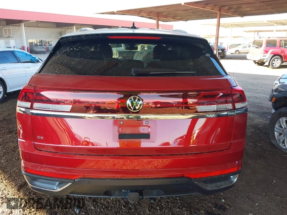 2024 Volkswagen Atlas SE z VIN 1V2WE2CA6RC223536, wystawiony jako IAAI lot #41259977 z przebiegiem 12 998 mil mil oraz . Historia ofert i sprzedaży dostępna na DreamBid. Obrazek 16.