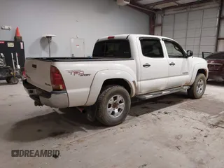 2007 Toyota Tacoma with VIN 3TMLU42N57M011309, listed as a IAAI auction lot 41640113 with Not Provided miles and . Bid and sale history available at DreamBid. Image 4.