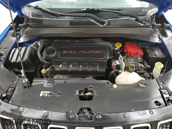 2019 Jeep Compass Latitude with VIN 3C4NJDBBXKT792396, listed as a Copart auction lot 53623435 with 84,473 mi miles and Salvage title. Bid and sale history available at DreamBid. Image 12.
