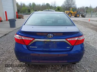 2015 Toyota Camry XLE with VIN 4T1BF1FK9FU890002, listed as a IAAI auction lot 41868372 with 283,858 mi miles. Bid and sale history available at carsss.com. Image 16.