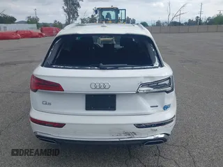 2021 Audi Q5 Premium Plus z VIN WA1E2AFY1M2088449, wystawiony jako IAAI lot #39055032 z przebiegiem 83 555 mil mil oraz . Historia ofert i sprzedaży dostępna na DreamBid. Obrazek 16.