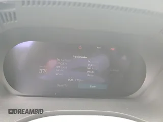 2025 Volvo XC60 Ultra с VIN YV4H60RM8S1054504, выставлен на аукционе Copart как лот 52812715 с пробегом 1 752 миль миль и Списание • Salvage title. История ставок и продаж доступна на DreamBid. Изображение 9.
