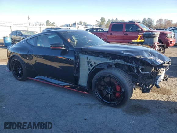2024 Nissan Z Nismo z VIN JN1BZ4CH9RM361100, wystawiony jako Copart lot #80891074 z przebiegiem 3 394 mil mil oraz Szkoda całkowita • Salvage title. Historia ofert i sprzedaży dostępna na DreamBid. Obrazek 4.