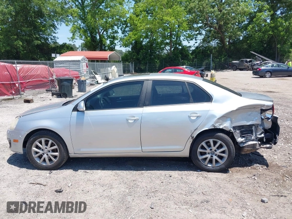 2010 Volkswagen Jetta Limited Edition with VIN 3VWRX7AJ1AM099362, listed as a IAAI auction lot 42318046 with 264,425 mi miles and . Bid and sale history available at DreamBid. Image 14.