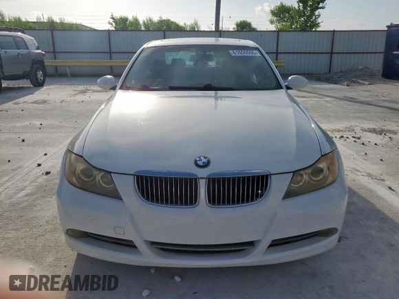2006 BMW 3 Series 330i with VIN WBAVB33596PS16810, listed as a Copart auction lot 61655555 with 114,060 mi miles and Salvage title. Bid and sale history available at DreamBid. Image 5.