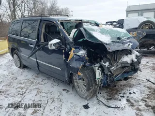 2015 Chrysler Town & Country Touring-L with VIN 2C4RC1CG5FR573973, listed as a IAAI auction lot 41624188 with Not Provided miles. Bid and sale history available at carsss.com. Image 1.
