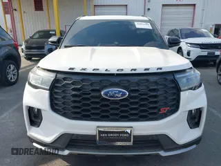 2025 Ford Explorer ST with VIN 1FMWK8GC3SGA12569, listed as a IAAI auction lot 41096434 with 591 mi miles. Bid and sale history available at carsss.com. Image 12.