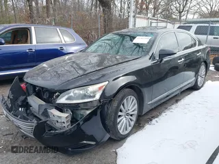 2013 Lexus LS 460 z VIN JTHCL5EF9D5017482, wystawiony jako IAAI lot #41382390 z przebiegiem 219 902 mil mil oraz . Historia ofert i sprzedaży dostępna na DreamBid. Obrazek 2.