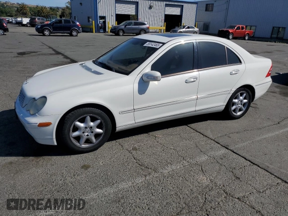 2004 Mercedes-Benz C 240 with VIN WDBRF61J84A607911, listed as a Copart auction lot 59142465 with 180,572 mi miles and Salvage title. Bid and sale history available at DreamBid. Image 1.
