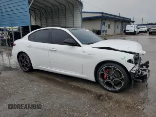 2023 Alfa Romeo Giulia Veloce z VIN ZARFAMBN1P7668887, wystawiony jako Copart lot #74837204 z przebiegiem 15 684 mil mil oraz Szkody całkowita. Historia ofert i sprzedaży dostępna na DreamBid. Obrazek 4.