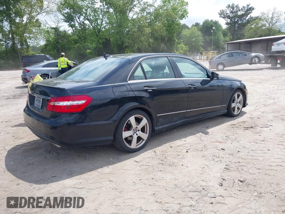 2011 Mercedes-Benz E 350 Luxury z VIN WDDHF8HB0BA269785, wystawiony jako IAAI lot #42120896 z przebiegiem 170 433 mil mil oraz . Historia ofert i sprzedaży dostępna na DreamBid. Obrazek 4.