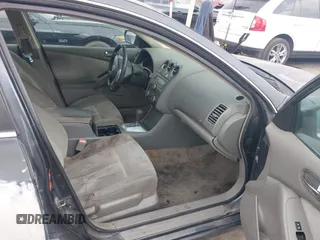 2007 Nissan Altima 2.5 with VIN 1N4AL21E17N458215, listed as a IAAI auction lot 41943990 with 190,234 mi miles. Bid and sale history available at carsss.com. Image 5.