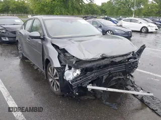 2024 Nissan Sentra SV z VIN 3N1AB8CV3RY291751, wystawiony jako IAAI lot #42369242 z przebiegiem 899 mil mil oraz . Historia ofert i sprzedaży dostępna na DreamBid. Obrazek 1.