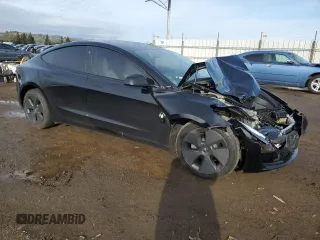 2023 Tesla Model 3 z VIN 5YJ3E1EA5PF695044, wystawiony jako Copart lot #45182665 z przebiegiem 21 104 mil mil oraz Szkoda całkowita • Salvage title. Historia ofert i sprzedaży dostępna na DreamBid. Obrazek 4.
