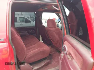 1996 Chevrolet Suburban with VIN 1GNGK26J6TJ327156, listed as a IAAI auction lot 41858544 with 195,532 mi miles. Bid and sale history available at carsss.com. Image 8.
