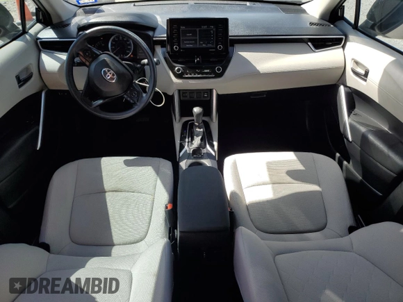 2022 Toyota Corolla Cross L with VIN 7MUAAAAG5NV033542, listed as a Copart auction lot 50146015 with 43,540 mi miles and Clean title. Bid and sale history available at DreamBid. Image 8.