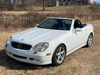 2001 Mercedes-Benz SLK-Class with VIN WDBKK65F91F201699, listed as a Copart auction lot 49399015 with 84,586 mi miles and Clean Title. Bid and sale history available at carsss.com. Image 5.