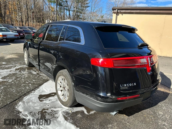 2018 Lincoln MKT with VIN 2LMHJ5NK6JBL02688, listed as a Copart auction lot 55411915 with 185,133 mi miles and Clean Title. Bid and sale history available at carsss.com. Image 3.