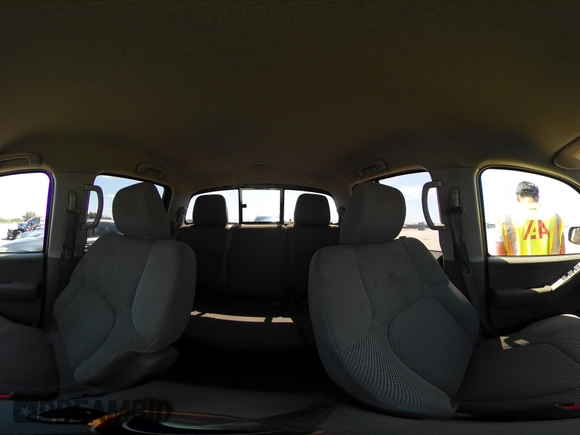 2014 Nissan Frontier SV z VIN 1N6AD0FR1EN766633, wystawiony jako IAAI lot #42453514 z przebiegiem 96 811 mil mil oraz . Historia ofert i sprzedaży dostępna na DreamBid. Obrazek 18.