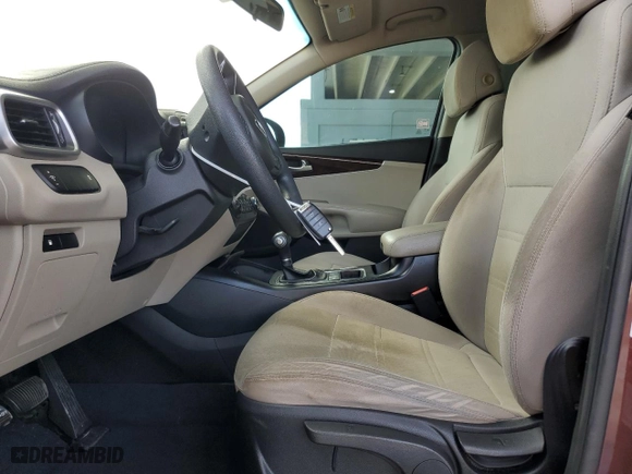 2017 Kia Sorento LX with VIN 5XYPG4A31HG201468, listed as a Copart auction lot 51784215 with 110,940 mi miles and Salvage Title. Bid and sale history available at carsss.com. Image 7.