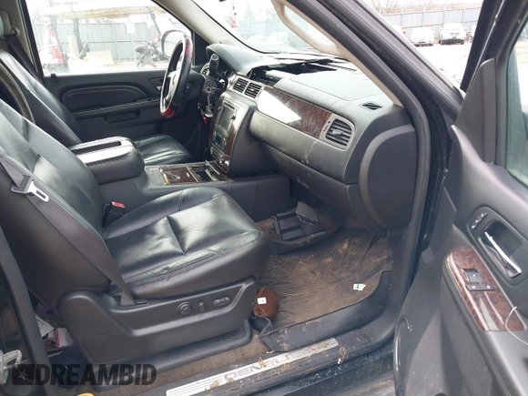 2010 GMC Yukon Denali with VIN 1GKUCEEF0AR181315, listed as a IAAI auction lot 41464181 with 186,005 mi miles. Bid and sale history available at carsss.com. Image 5.