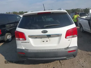 2013 Kia Sorento EX with VIN 5XYKU3A68DG333340, listed as a IAAI auction lot 41680880 with 207,570 mi miles. Bid and sale history available at carsss.com. Image 17.