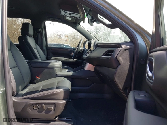 2024 Chevrolet Tahoe LT with VIN 1GNSKNKD9RR243371, listed as a IAAI auction lot 41842041 with 29,170 mi miles. Bid and sale history available at carsss.com. Image 5.