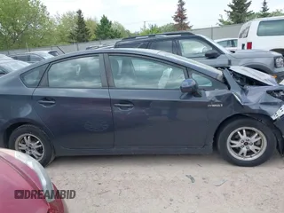2011 Toyota Prius I z VIN JTDKN3DU4B0303598, wystawiony jako IAAI lot #42267391 z przebiegiem Nie podano mil oraz . Historia ofert i sprzedaży dostępna na DreamBid. Obrazek 12.