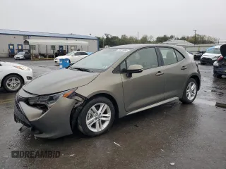 2020 Toyota Corolla Hatchback SE with VIN JTND4RBE0L3082765, listed as a Copart auction lot 73019994 with 11,035 mi miles and Salvage Title. Bid and sale history available at carsss.com. Image 1.