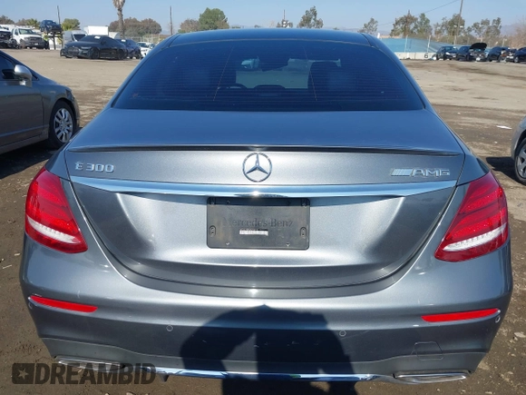 2018 Mercedes-Benz E-Class E 300 with VIN WDDZF4JB0JA293915, listed as a IAAI auction lot 41425810 with 100,232 mi miles. Bid and sale history available at carsss.com. Image 16.