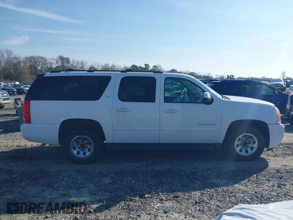 2014 GMC Yukon XL SLT with VIN 1GKS1KE09ER116590, listed as a IAAI auction lot 41459319 with 246,958 mi miles. Bid and sale history available at carsss.com. Image 13.
