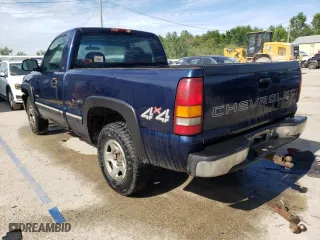 2000 Chevrolet Silverado 1500 with VIN 1GCEK14V7YZ206516, listed as a Copart auction lot 61213624 with 267,465 mi miles and Salvage Title. Bid and sale history available at carsss.com. Image 2.