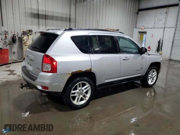2011 Jeep Compass Limited with VIN 1J4NF5FB5BD201425, listed as a Copart auction lot 44786525 with 132,885 mi miles and Salvage Title. Bid and sale history available at carsss.com. Image 3.
