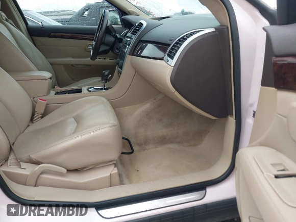 2008 Cadillac SRX AWD with VIN 1GYEE437380128522, listed as a IAAI auction lot 41437453 with 225,763 mi miles. Bid and sale history available at carsss.com. Image 5.