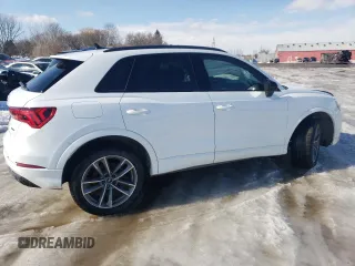 2023 Audi Q3 Premium z VIN WA1AECF35P1146207, wystawiony jako Copart lot #44538695 z przebiegiem 33 990 mil mil oraz Szkoda całkowita • Salvage title. Historia ofert i sprzedaży dostępna na DreamBid. Obrazek 3.