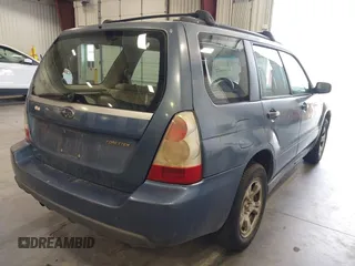 2007 Subaru Forester X with VIN JF1SG63697H705954, listed as a IAAI auction lot 41969618 with 263,165 mi miles. Bid and sale history available at carsss.com. Image 4.