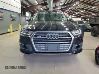 2017 Audi Q7 Premium Plus with VIN WA1LAAF78HD029250, listed as a Copart auction lot 52491135 with 141,889 mi miles and Clean title. Bid and sale history available at DreamBid. Image 5.