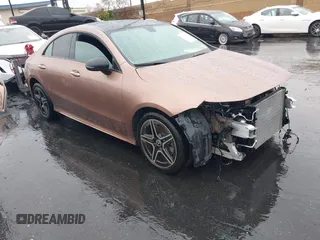 2023 Mercedes-Benz CLA 250 z VIN W1K5J4GB0PN329558, wystawiony jako IAAI lot #41776336 z przebiegiem 35 312 mil mil oraz . Historia ofert i sprzedaży dostępna na DreamBid. Obrazek 1.