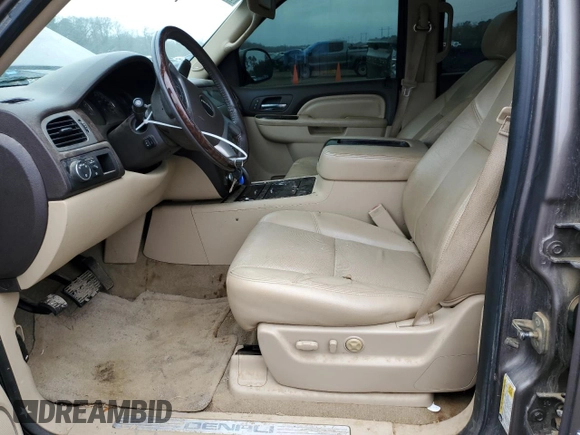 2014 GMC Yukon Denali z VIN 1GKS1EEF7ER222591, wystawiony jako Copart lot #42623745 z przebiegiem 211 992 mil mil oraz Szkoda całkowita • Salvage title. Historia ofert i sprzedaży dostępna na DreamBid. Obrazek 7.