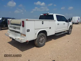 2019 Ford F-250 XL z VIN 1FT7W2B62KED67403, wystawiony jako IAAI lot #42610879 z przebiegiem 230 857 mil mil oraz . Historia ofert i sprzedaży dostępna na DreamBid. Obrazek 4.