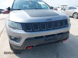 2018 Jeep Compass Trailhawk z VIN 3C4NJDDB5JT451192, wystawiony jako IAAI lot #42378382 z przebiegiem 132 667 mil mil oraz . Historia ofert i sprzedaży dostępna na DreamBid. Obrazek 6.